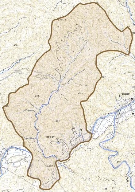 明見町とその周辺の地図。町の範囲を重ねている