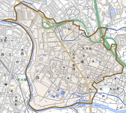 大平町とその周辺の地図。町の範囲を重ねている