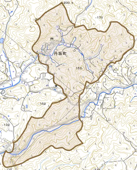 丹坂町とその周辺の地図。町の範囲を重ねている