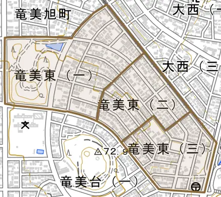 竜美東とその周辺の地図。町の範囲を重ねている