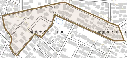 竜美大入町とその周辺の地図。町の範囲を重ねている