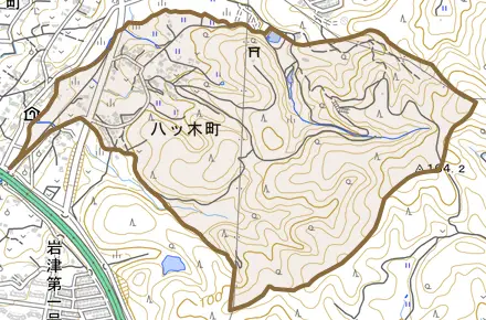 八ツ木町とその周辺の地図。町の範囲を重ねている