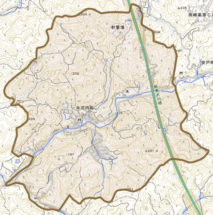 米河内町とその周辺の地図。町の範囲を重ねている