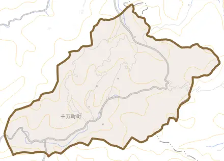 千万町町とその周辺の地図。町の範囲を重ねている