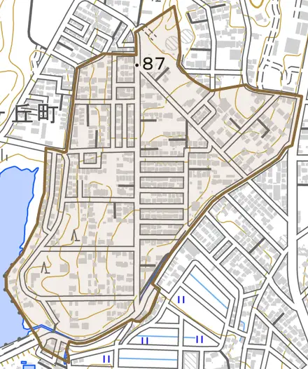 旭ケ丘町旭ケ丘とその周辺の地図。町の範囲を重ねている