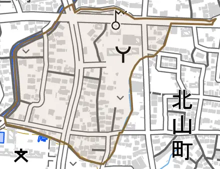 東大道町曽我廻間とその周辺の地図。町の範囲を重ねている