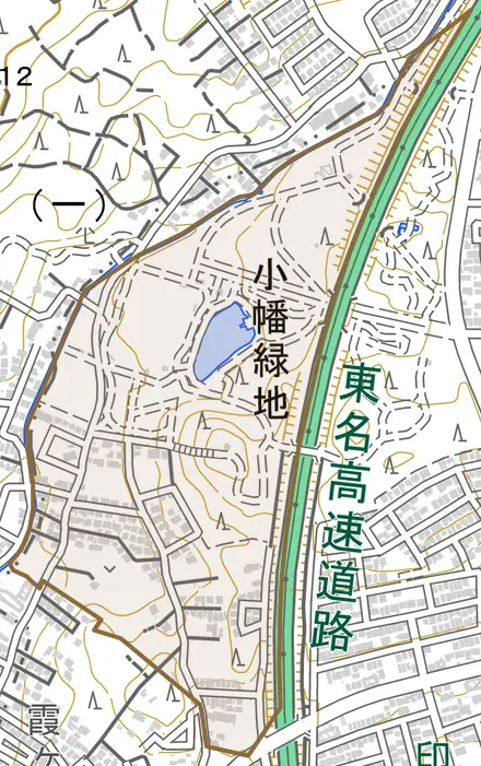 霞ケ丘町北とその周辺の地図。町の範囲を重ねている