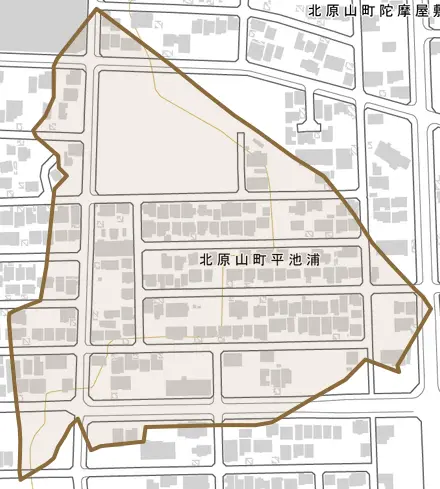 北原山町平池浦とその周辺の地図。町の範囲を重ねている