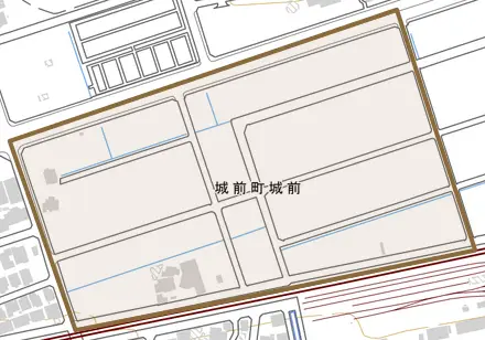 城前町城前とその周辺の地図。町の範囲を重ねている