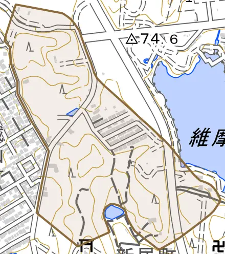 城山町向ケ丘とその周辺の地図。町の範囲を重ねている