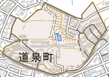 道泉町とその周辺の地図。町の範囲を重ねている