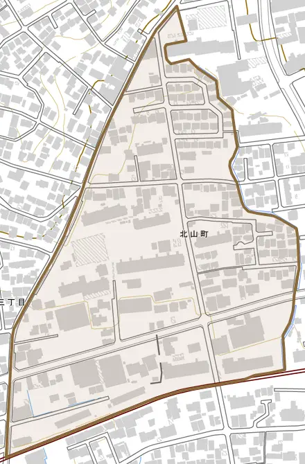 北山町とその周辺の地図。町の範囲を重ねている