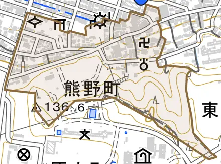 熊野町とその周辺の地図。町の範囲を重ねている