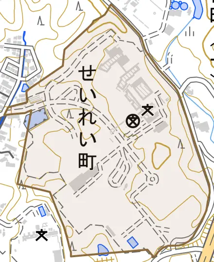 せいれい町とその周辺の地図。町の範囲を重ねている