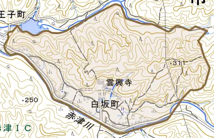 白坂町とその周辺の地図。町の範囲を重ねている