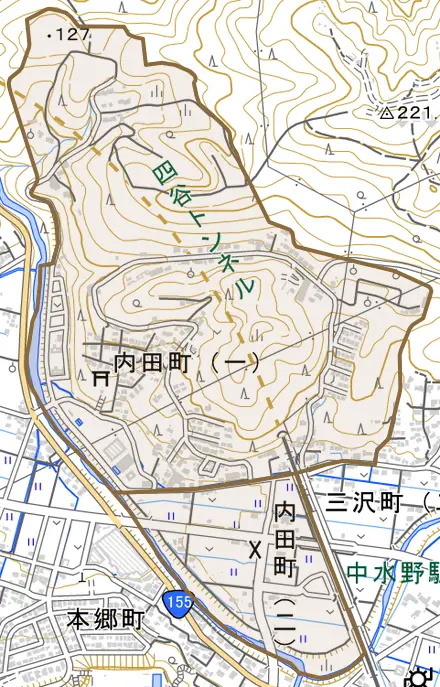 内田町とその周辺の地図。町の範囲を重ねている