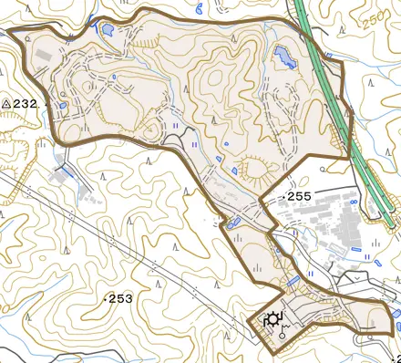 山路町とその周辺の地図。町の範囲を重ねている