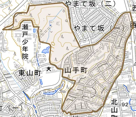 山手町とその周辺の地図。町の範囲を重ねている