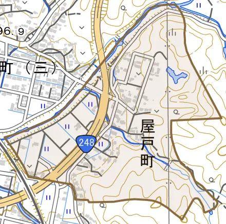 屋戸町とその周辺の地図。町の範囲を重ねている