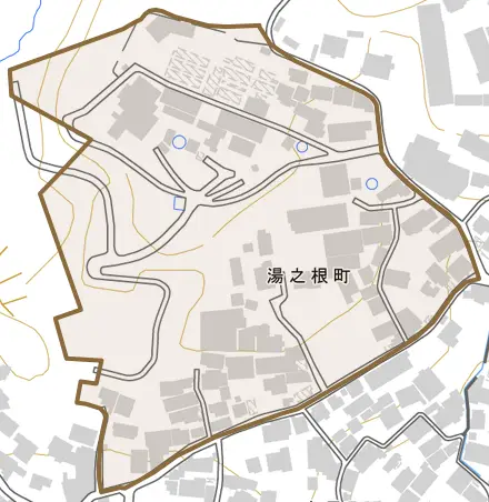 湯之根町とその周辺の地図。町の範囲を重ねている