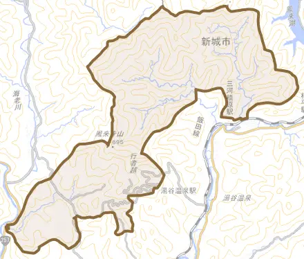 門谷とその周辺の地図。町の範囲を重ねている