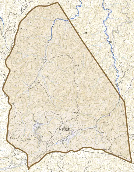 作手荒原とその周辺の地図。町の範囲を重ねている
