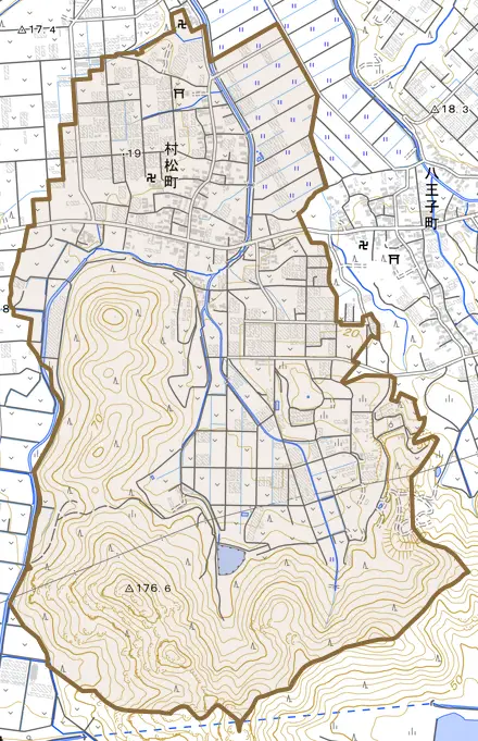 村松町とその周辺の地図。町の範囲を重ねている