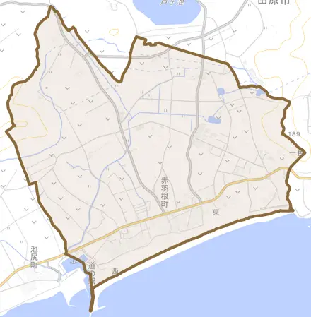 赤羽根町とその周辺の地図。町の範囲を重ねている
