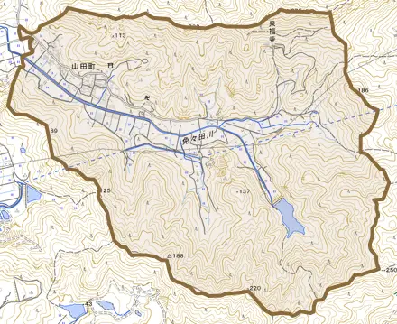 山田町とその周辺の地図。町の範囲を重ねている