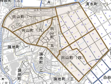 向山町とその周辺の地図。町の範囲を重ねている