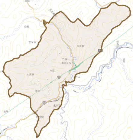大字三輪とその周辺の地図。町の範囲を重ねている