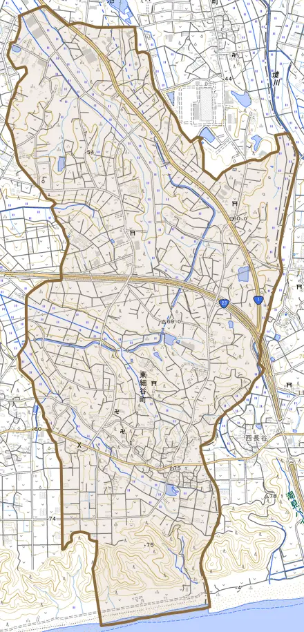 東細谷町とその周辺の地図。町の範囲を重ねている