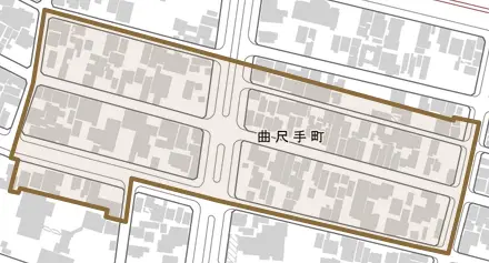 曲尺手町とその周辺の地図。町の範囲を重ねている