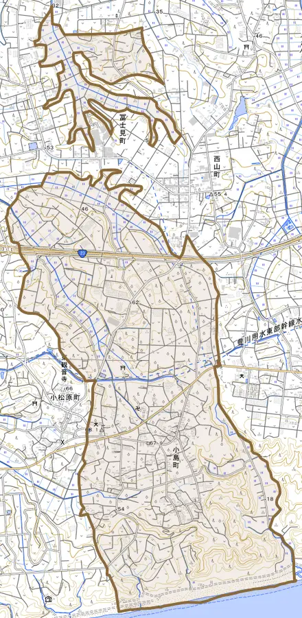 小島町とその周辺の地図。町の範囲を重ねている