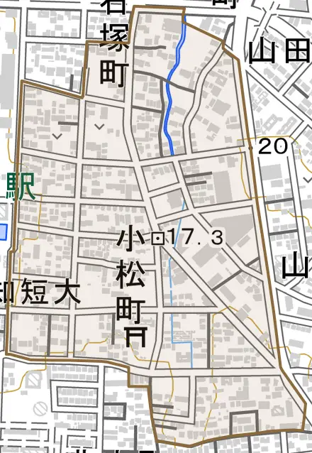 小松町とその周辺の地図。町の範囲を重ねている