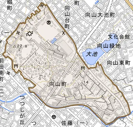 向山町とその周辺の地図。町の範囲を重ねている