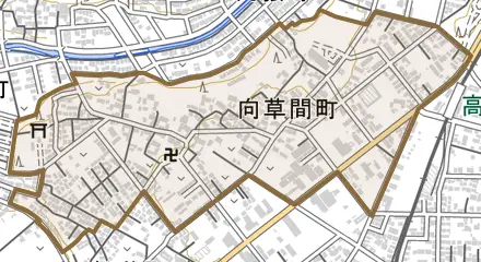 向草間町とその周辺の地図。町の範囲を重ねている