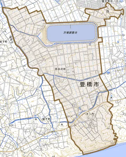 西赤沢町とその周辺の地図。町の範囲を重ねている