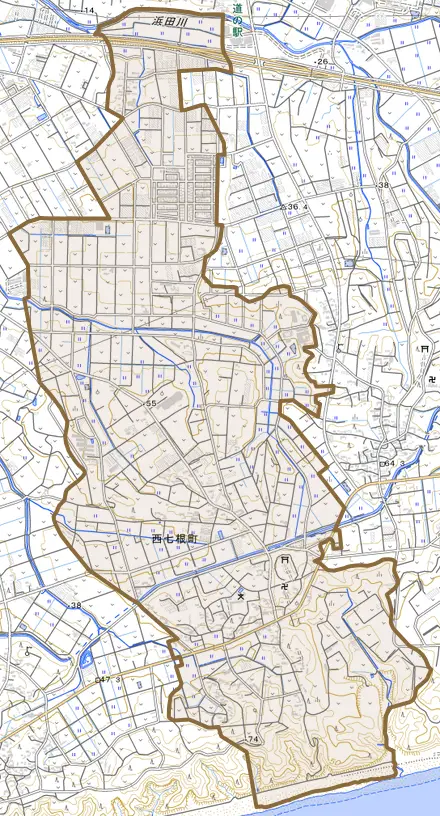 西七根町とその周辺の地図。町の範囲を重ねている