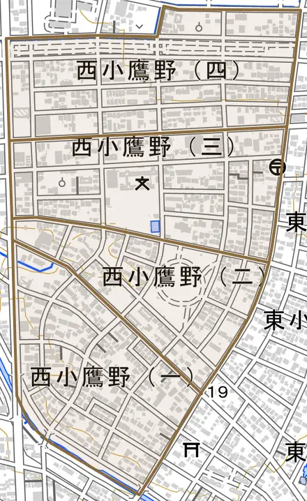 西小鷹野とその周辺の地図。町の範囲を重ねている
