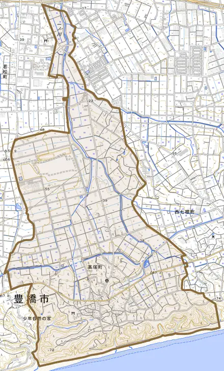 高塚町とその周辺の地図。町の範囲を重ねている