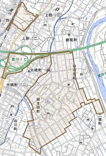 麻生田町とその周辺の地図。町の範囲を重ねている