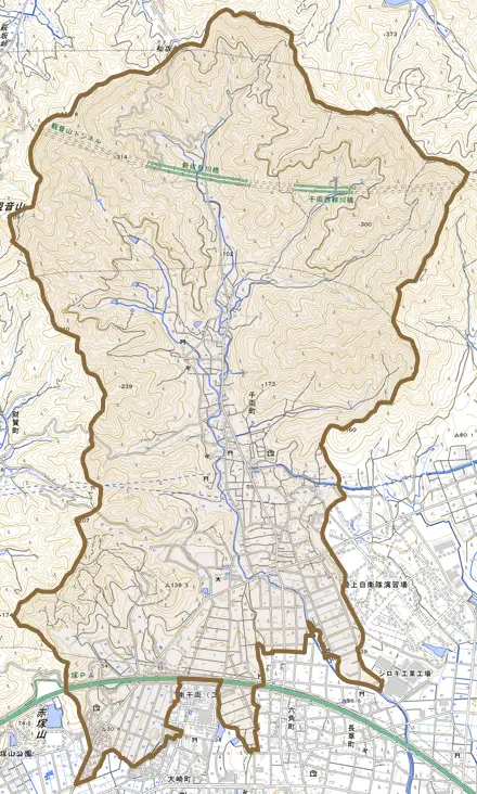 千両町とその周辺の地図。町の範囲を重ねている