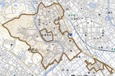 国府町とその周辺の地図。町の範囲を重ねている