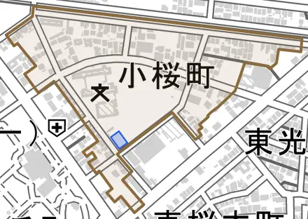 小桜町とその周辺の地図。町の範囲を重ねている