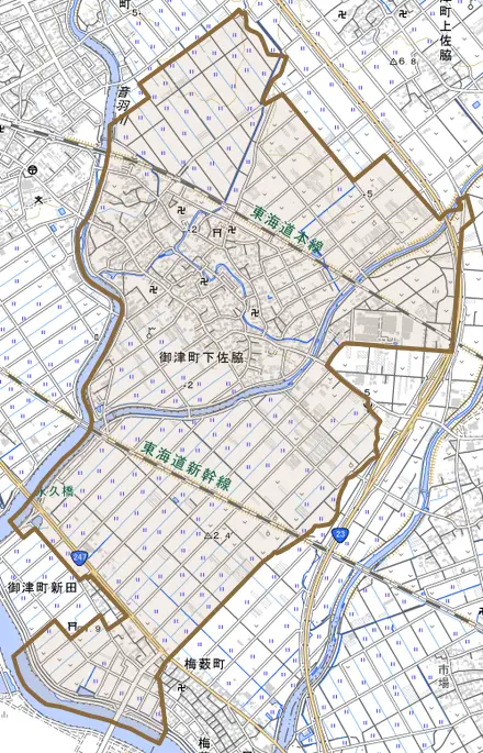御津町下佐脇とその周辺の地図。町の範囲を重ねている