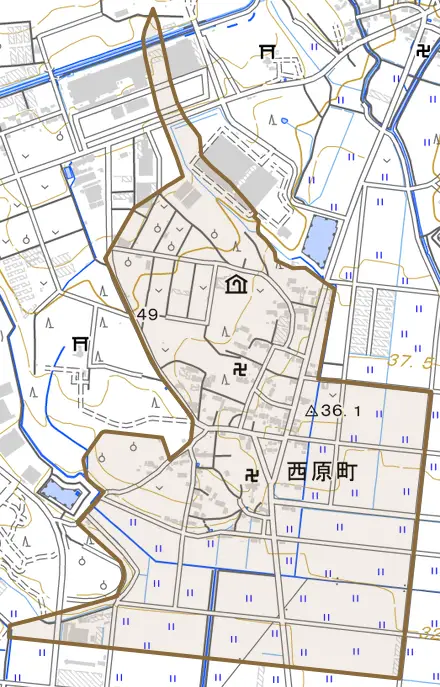 西原町とその周辺の地図。町の範囲を重ねている