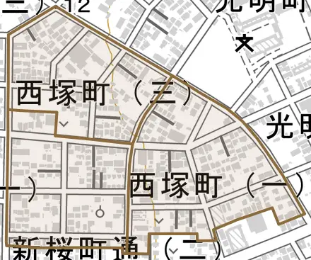 西塚町とその周辺の地図。町の範囲を重ねている
