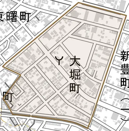 大堀町とその周辺の地図。町の範囲を重ねている