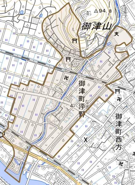 御津町泙野とその周辺の地図。町の範囲を重ねている